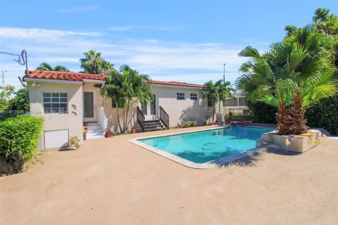 Villa ou maison à louer à Miami, Floride: 3 chambres, 107.4 m2 № 1922819 - photo 19
