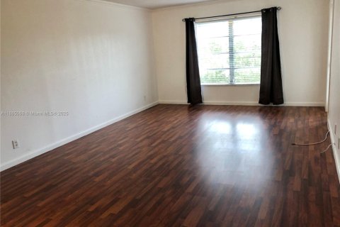 Condo in Davie, Florida, 1 bedroom  № 1931641 - photo 3