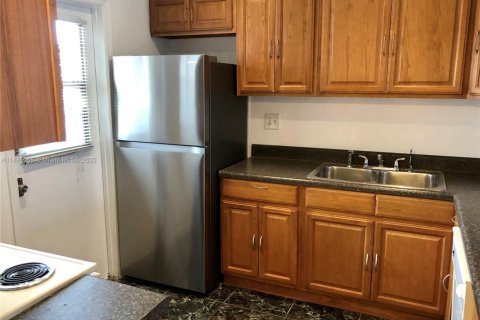 Condo in Davie, Florida, 1 bedroom  № 1931641 - photo 4