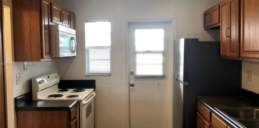 Condo in Davie, Florida, 1 bedroom  № 1931641