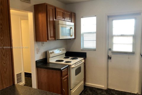 Condo in Davie, Florida, 1 bedroom  № 1931641 - photo 7