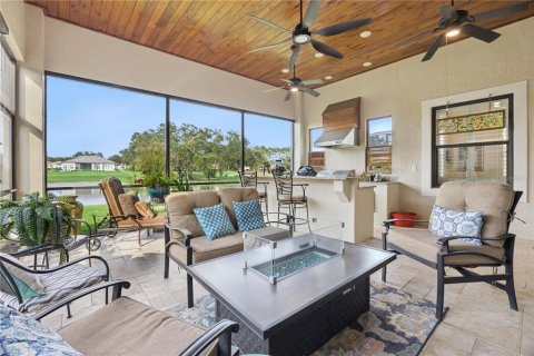 House in Howey-in-the-Hills, Florida 3 bedrooms, 192.49 sq.m. № 2277699 - photo 3
