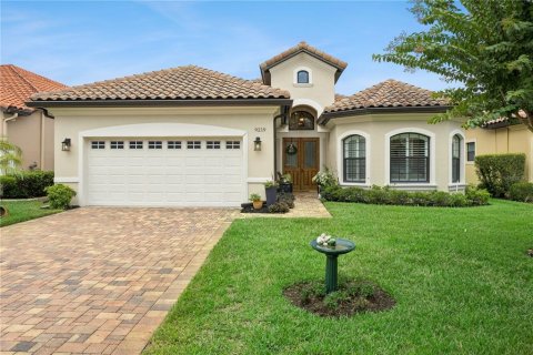House in Howey-in-the-Hills, Florida 3 bedrooms, 192.49 sq.m. № 2277699