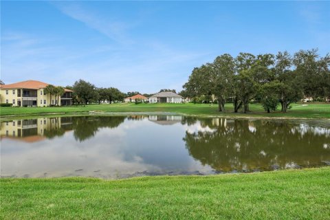 House in Howey-in-the-Hills, Florida 3 bedrooms, 192.49 sq.m. № 2277699 - photo 2