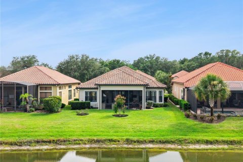 House in Howey-in-the-Hills, Florida 3 bedrooms, 192.49 sq.m. № 2277699 - photo 6