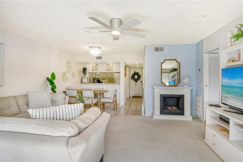 Condo in Sarasota, Florida, 2 bedrooms  № 685311 - photo 16