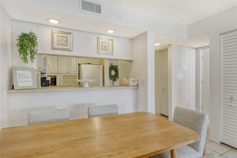 Condo in Sarasota, Florida, 2 bedrooms  № 685311 - photo 20