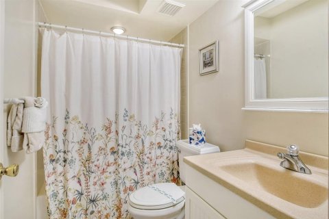 Condo in Sarasota, Florida, 2 bedrooms  № 685311 - photo 27