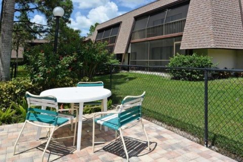 Condo in Sarasota, Florida, 2 bedrooms  № 685311 - photo 1