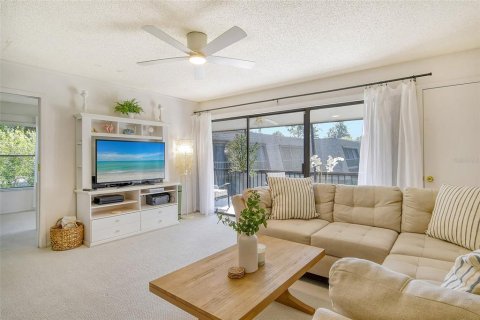 Condo in Sarasota, Florida, 2 bedrooms  № 685311 - photo 8