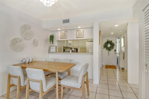 Condo in Sarasota, Florida, 2 bedrooms  № 685311 - photo 19