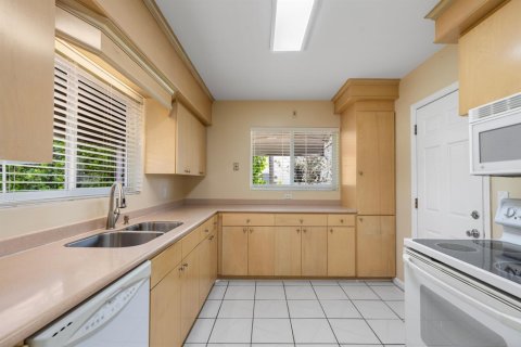 Casa en alquiler en West Palm Beach, Florida, 2 dormitorios, 122.45 m2 № 2085987 - foto 17