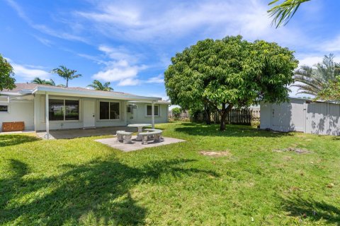 Casa en alquiler en West Palm Beach, Florida, 2 dormitorios, 122.45 m2 № 2085987 - foto 30