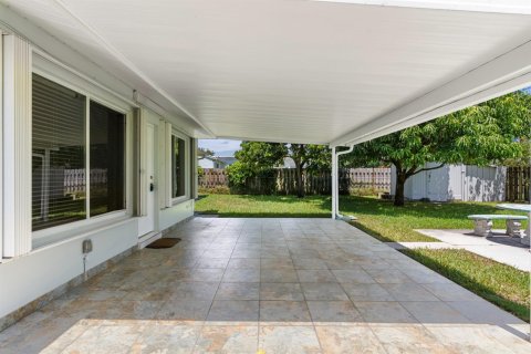 Casa en alquiler en West Palm Beach, Florida, 2 dormitorios, 122.45 m2 № 2085987 - foto 27