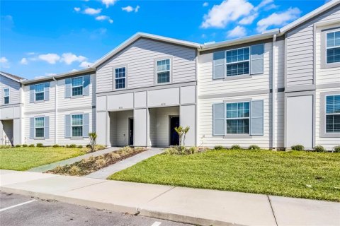 Townhouse in Davenport, Florida 5 bedrooms, 212.1 sq.m. № 1598347 - photo 3