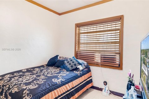 House in Miami, Florida 3 bedrooms, 157.47 sq.m. № 2004333 - photo 21