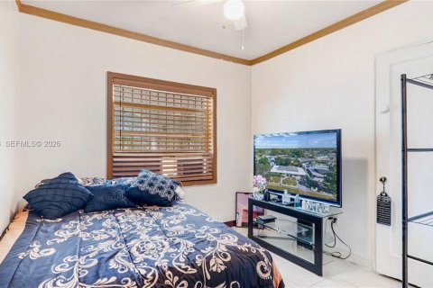 House in Miami, Florida 3 bedrooms, 157.47 sq.m. № 2004333 - photo 20