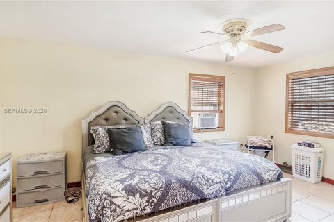 House in Miami, Florida 3 bedrooms, 157.47 sq.m. № 2004333 - photo 29