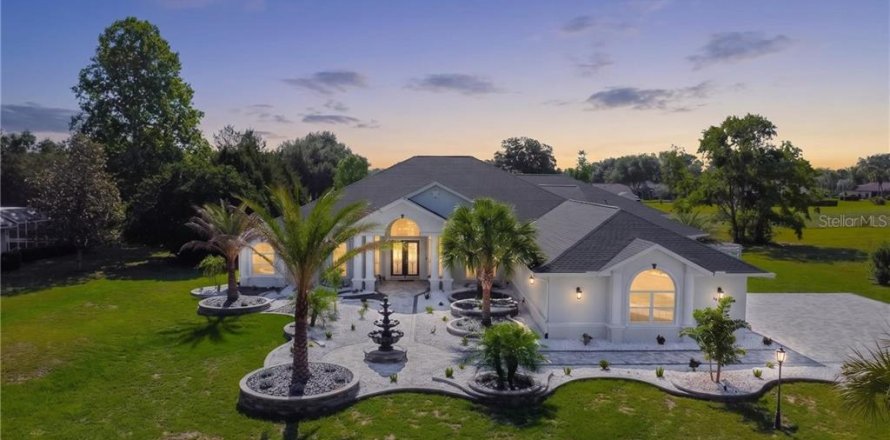 Villa ou maison à Inverness, Floride 5 chambres № 2404414