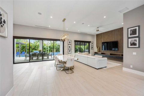 Villa ou maison à vendre à Sarasota, Floride: 5 chambres, 339.19 m2 № 2125126 - photo 4