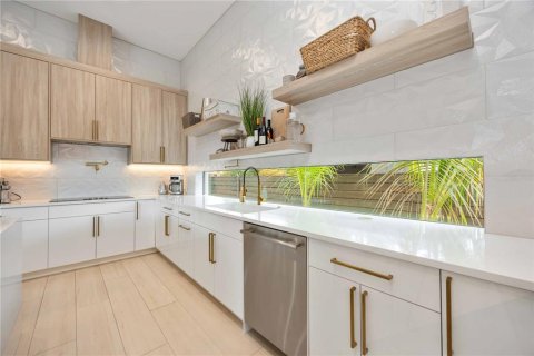 Villa ou maison à vendre à Sarasota, Floride: 5 chambres, 339.19 m2 № 2125126 - photo 8