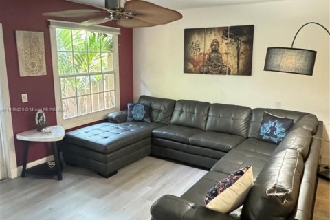 Adosado en alquiler en Coral Springs, Florida, 3 dormitorios, 139.35 m2 № 1967905 - foto 19