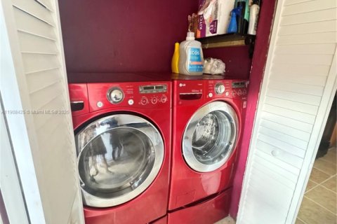 Adosado en alquiler en Coral Springs, Florida, 3 dormitorios, 139.35 m2 № 1967905 - foto 9