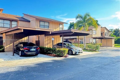 Adosado en alquiler en Coral Springs, Florida, 3 dormitorios, 139.35 m2 № 1967905 - foto 2