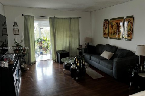 Appartement à louer à Hollywood, Floride: 1 chambre, 72 m2 № 1860327 - photo 8