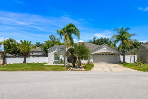 House in Valrico, Florida 4 bedrooms, 229.65 sq.m. № 2290503
