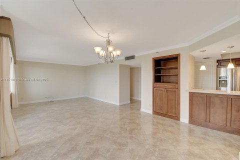 Condominio en venta en Hallandale Beach, Florida, 2 dormitorios, 131.92 m2 № 1872164 - foto 10