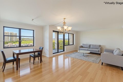 Condominio en venta en Hallandale Beach, Florida, 2 dormitorios, 131.92 m2 № 1872164 - foto 5