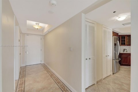 Condominio en venta en Hallandale Beach, Florida, 2 dormitorios, 131.92 m2 № 1872164 - foto 4