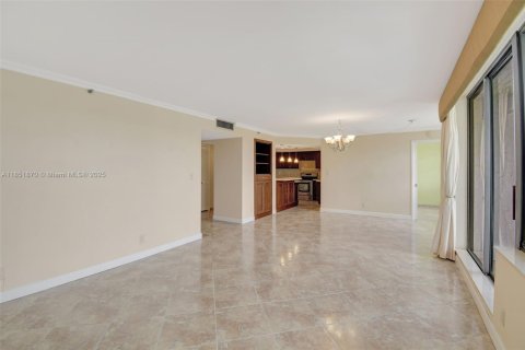 Condominio en venta en Hallandale Beach, Florida, 2 dormitorios, 131.92 m2 № 1872164 - foto 8