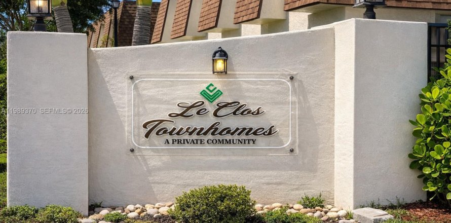 Таунхаус в Норт-Лодердейл, Флорида 3 спальни, 130.34м2 № 2057724