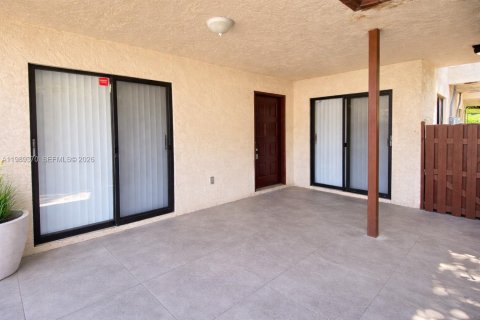 Купить таунхаус в Норт-Лодердейл, Флорида 3 спальни, 130.34м2, № 2057724 - фото 7