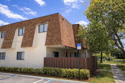 Купить таунхаус в Норт-Лодердейл, Флорида 3 спальни, 130.34м2, № 2057724 - фото 2