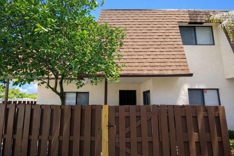 Купить таунхаус в Норт-Лодердейл, Флорида 3 спальни, 130.34м2, № 2057724 - фото 4