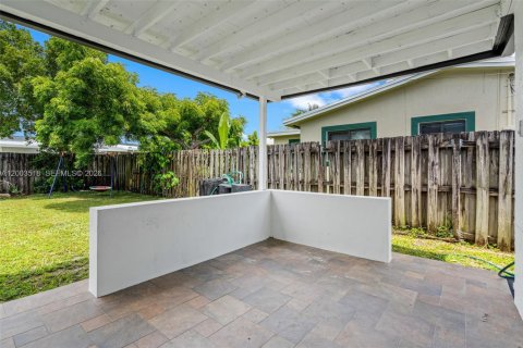 House in Sunrise, Florida 3 bedrooms, 123.56 sq.m. № 2068178 - photo 25