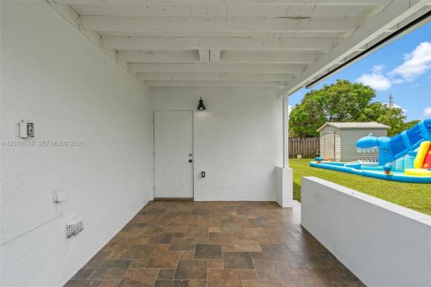 House in Sunrise, Florida 3 bedrooms, 123.56 sq.m. № 2068178 - photo 26