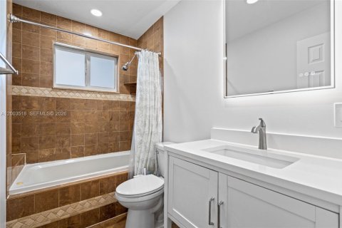 House in Sunrise, Florida 3 bedrooms, 123.56 sq.m. № 2068178 - photo 20