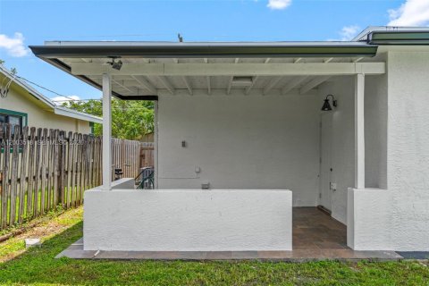 House in Sunrise, Florida 3 bedrooms, 123.56 sq.m. № 2068178 - photo 28