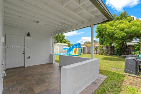 House in Sunrise, Florida 3 bedrooms, 123.56 sq.m. № 2068178 - photo 27