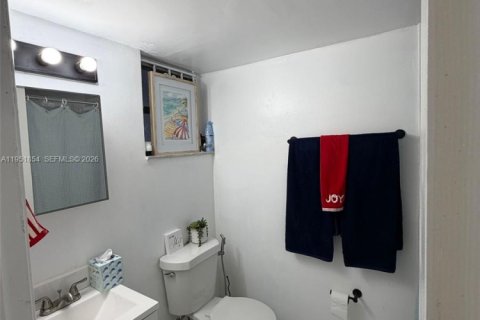 Снять в аренду квартиру в Майами, Флорида 1 спальня, 56.86м2, № 2006348 - фото 5