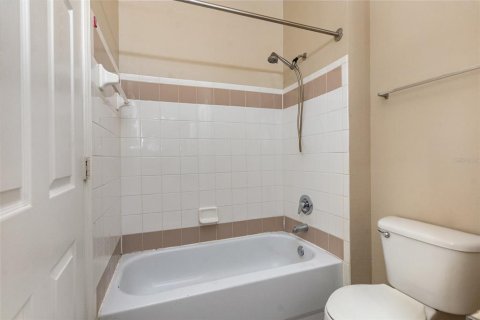 Condo in Orlando, Florida, 2 bedrooms  № 1681042 - photo 19
