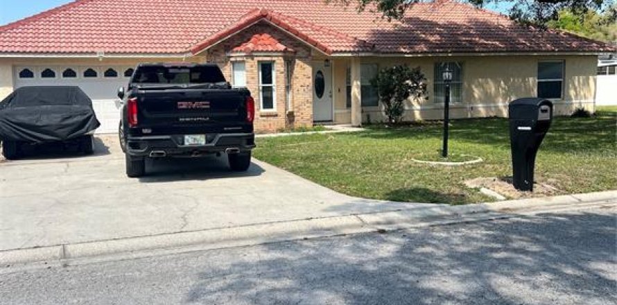 Casa en Ocala, Florida 5 dormitorios, 191.66 m2 № 1720996