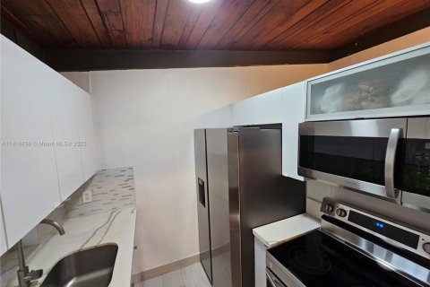 Снять в аренду квартиру в Дания-Бич, Флорида 2 спальни, 83.61м2, № 1973605 - фото 6