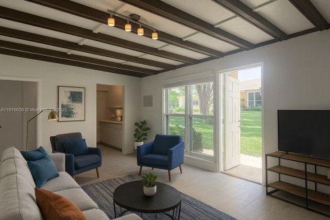 Снять в аренду квартиру в Дания-Бич, Флорида 2 спальни, 83.61м2, № 1973605 - фото 1