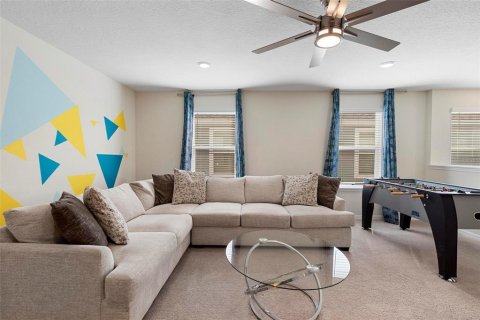 House in Davenport, Florida 6 bedrooms, 289.2 sq.m. № 2123736 - photo 24