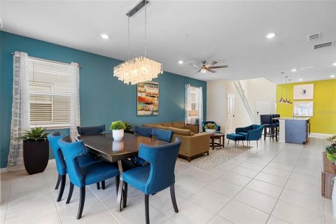 House in Davenport, Florida 6 bedrooms, 289.2 sq.m. № 2123736 - photo 11